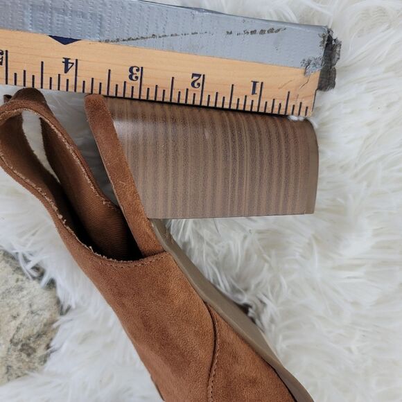 Gapālaceāupāleatherāsandals - Picture 2 of 11